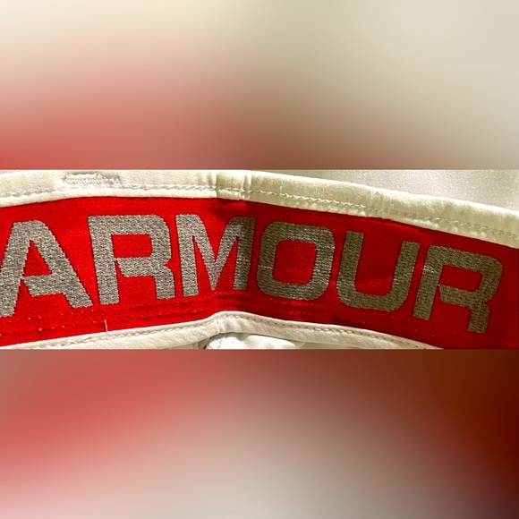 UNDER ARMOUR men’s white shorts, size 30, wrinkle due to folding, pre-loved - Picture 5 of 7